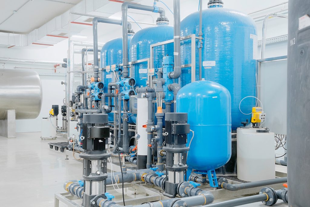 أهمية محطات التحلية في مصانع الورق